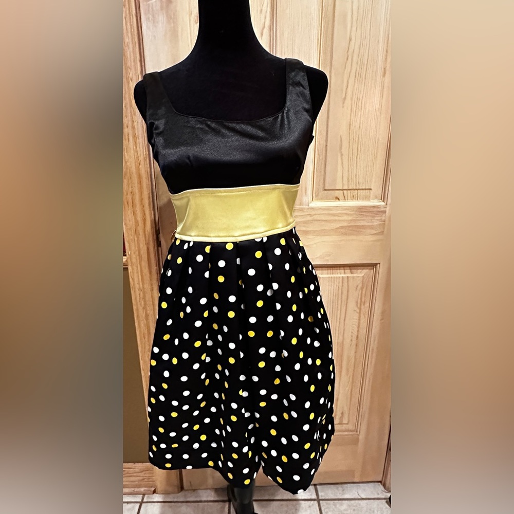 Dress Jr. 5: Darling satin-like black/yellow/white polka dot dress. #01